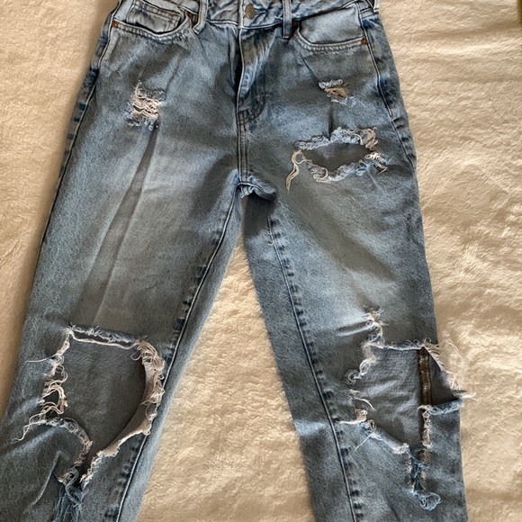 Pacsun High-Rise Mom Ripped Jeans - Picture 4 of 7